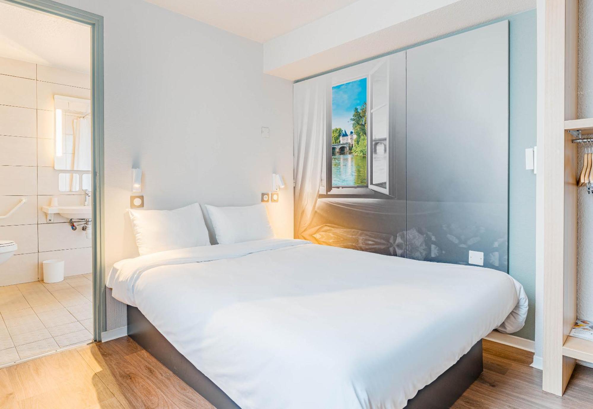 B&B Hotel Chatellerault Exterior photo